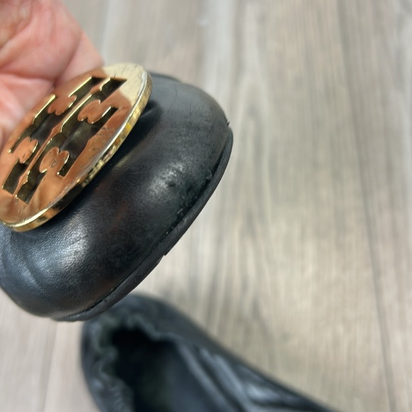 Tory Burch Classic Black Logo Reva Flats with Gold Medallion Logo Sz 8.5 - Picture 5 of 9